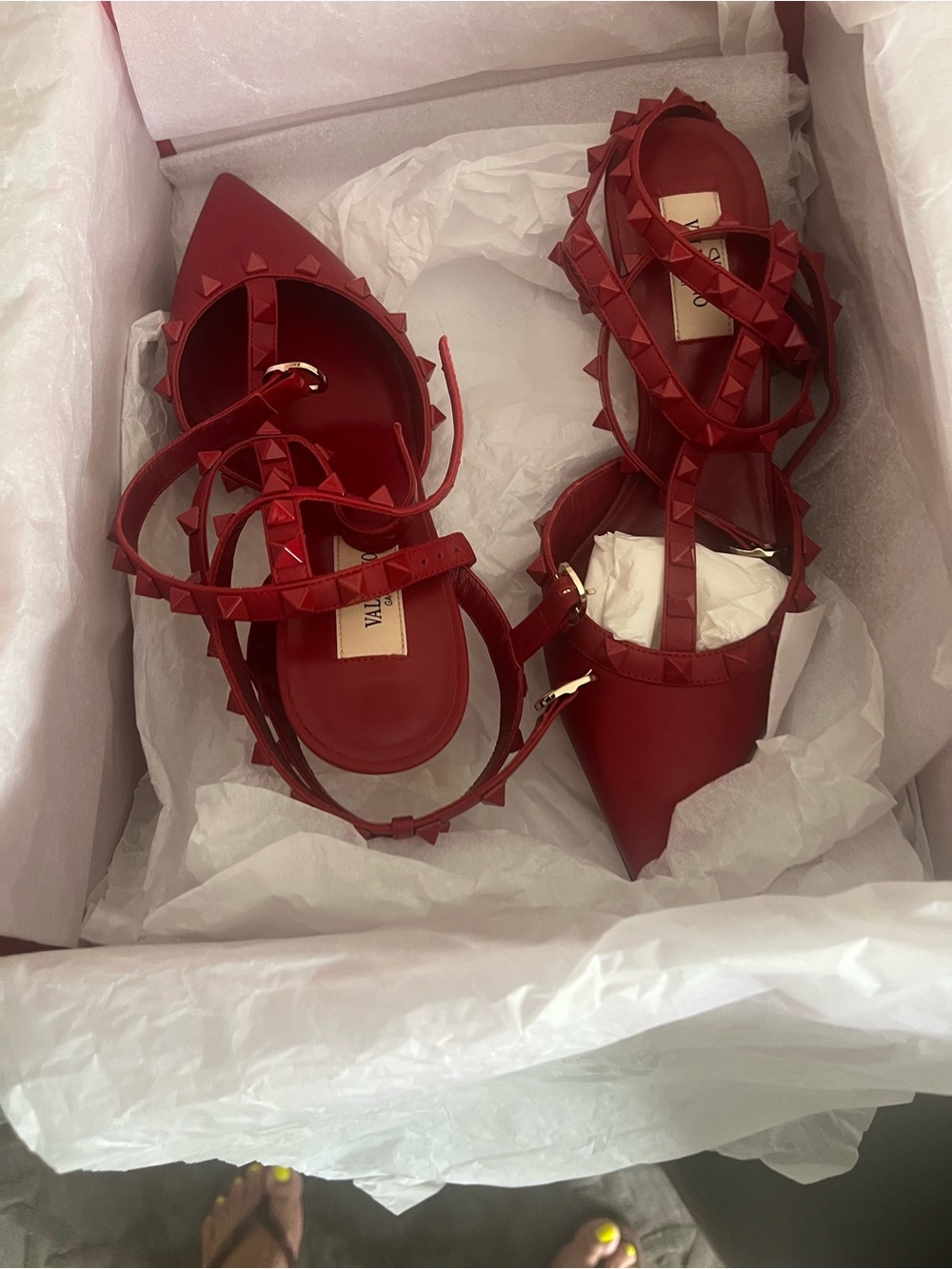 Valentino Garavani with Bold Red Designer box NEW NEVER USE - Picture 3 of 9